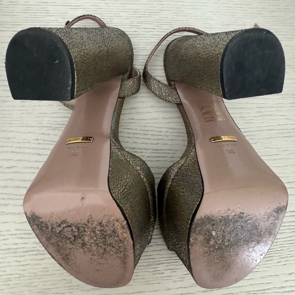 Gucci Horsebit-detailed metallic leather platform sandals in size 36. - Picture 3 of 11
